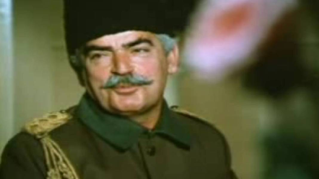 Yeşilçam'a ismini altın harflerle yazdırmıştı... Hayati Hamzaoğlu'nun oğlunu görenler şok oluyor! Meğer hep gözümüzün önündeymiş 1